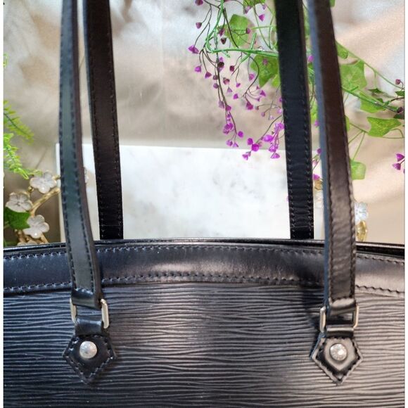 Authentic Louis Vuitton Epi Madeleine PM Bag w/ Dust Bag - Picture 7 of 17